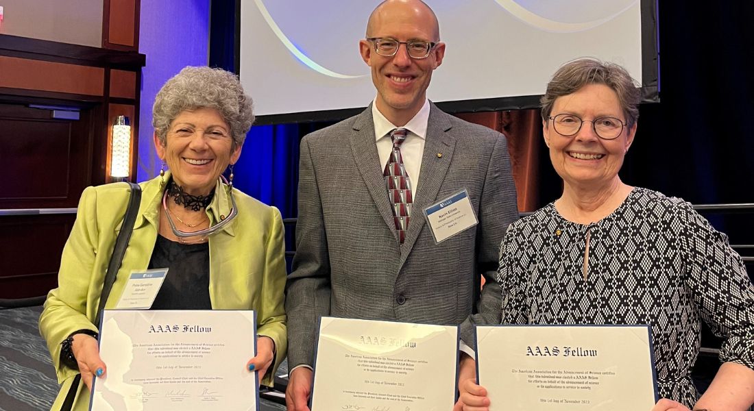 Kristine C. Harper (right) together with historian of science Pnina Abir-Am and philosopher of science Kevin Elliott, who were also in Washington to receive recognition-